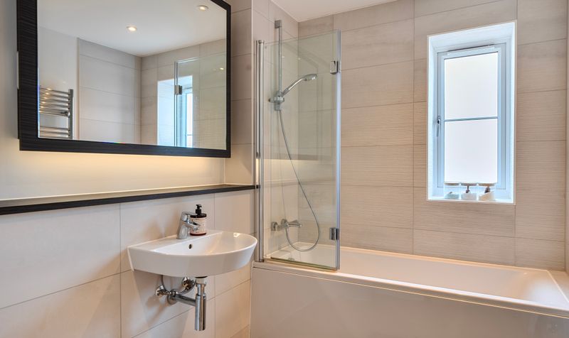 Ceres Crescent, Epsom, KT17