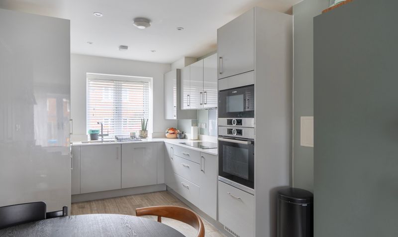 Ceres Crescent, Epsom, KT17
