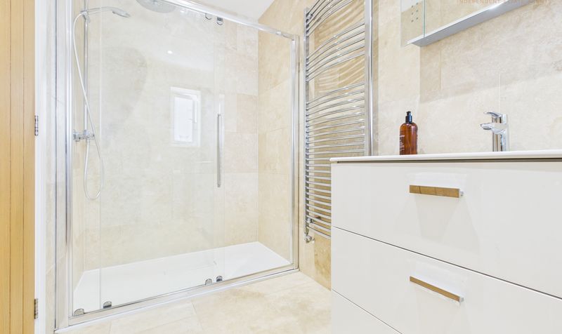Lakeside Close, Upton, CH2