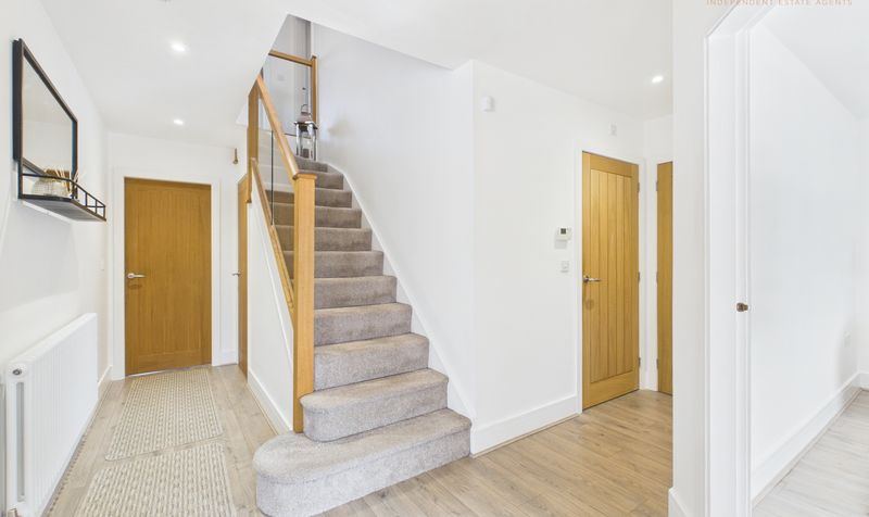 Lakeside Close, Upton, CH2