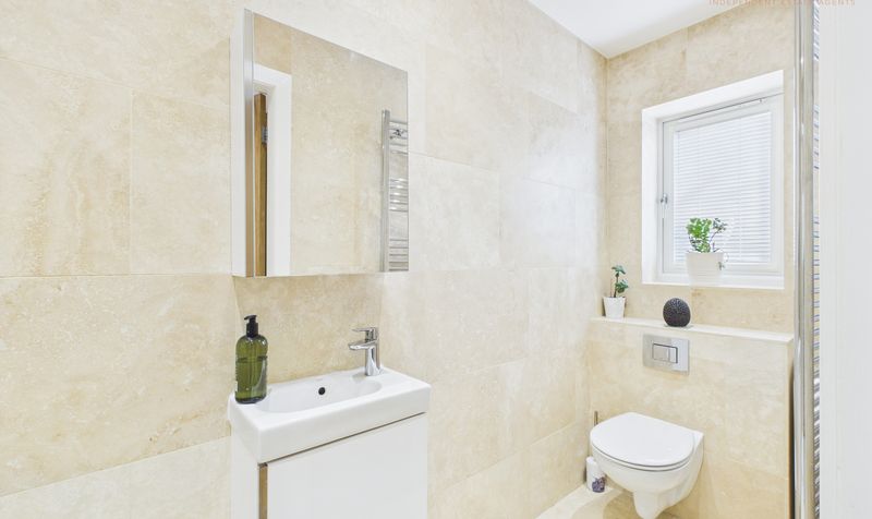 Lakeside Close, Upton, CH2
