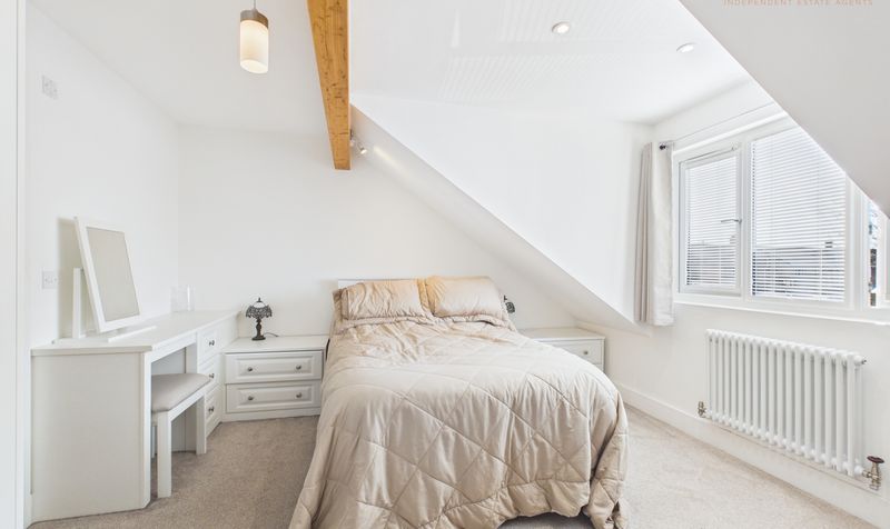 Lakeside Close, Upton, CH2