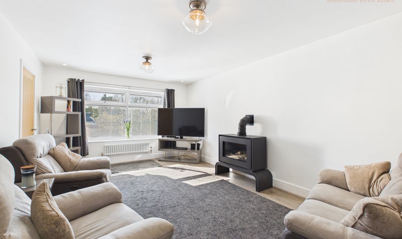 Lakeside Close, Upton, CH2