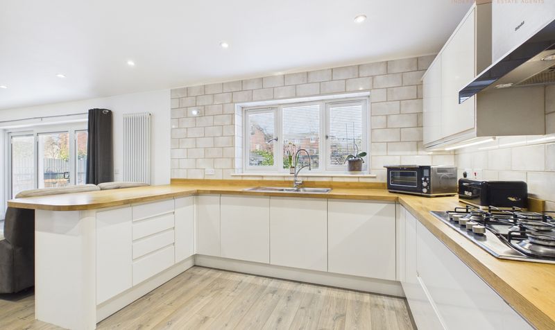 Lakeside Close, Upton, CH2