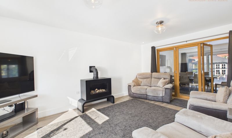 Lakeside Close, Upton, CH2
