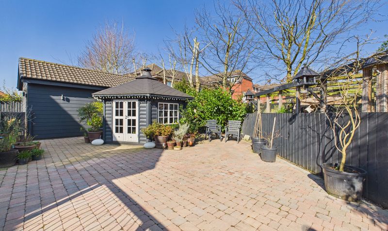 Lakeside Close, Upton, CH2