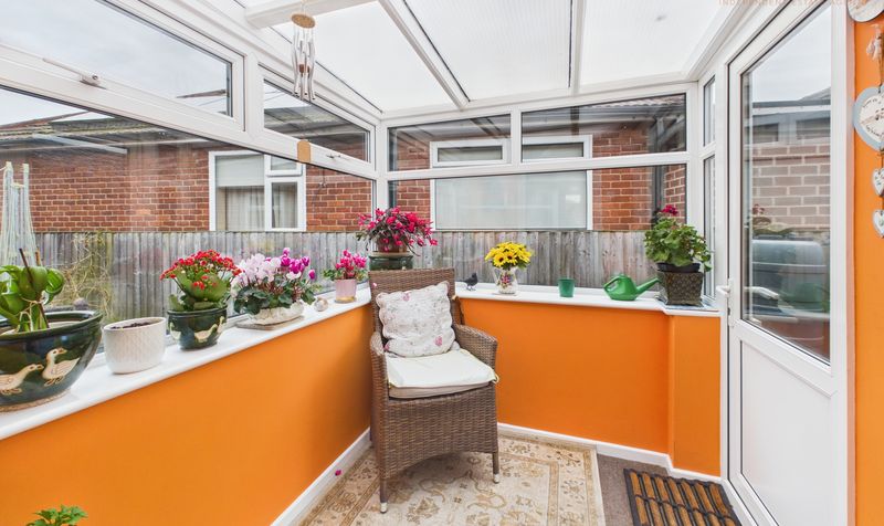 Kendal Close, Newton, CH2
