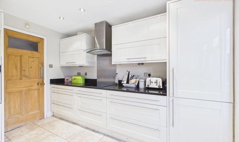 Weaver Grove, Mickle Trafford, CH2