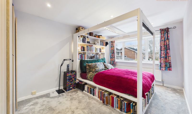 Weaver Grove, Mickle Trafford, CH2