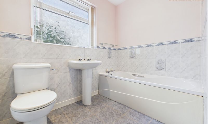 Darlington Crescent, Saughall, CH1