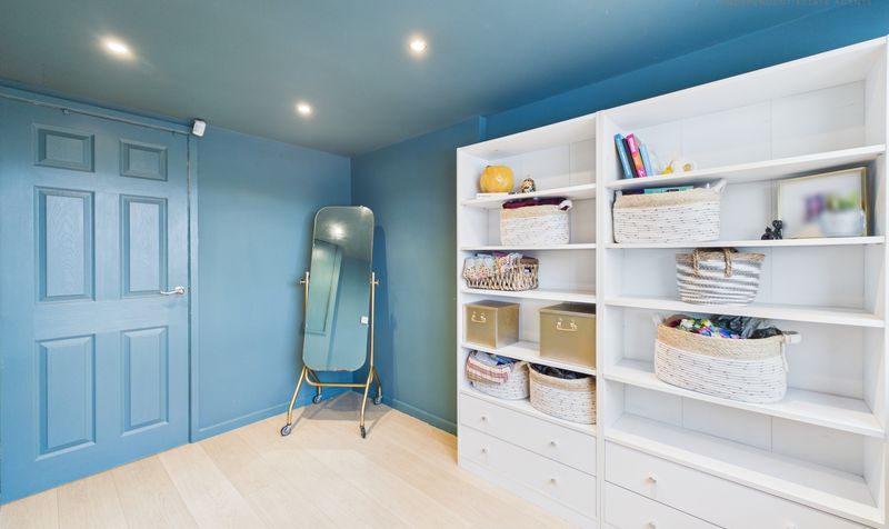 Meadowfield Road, Westminster Park, CH4
