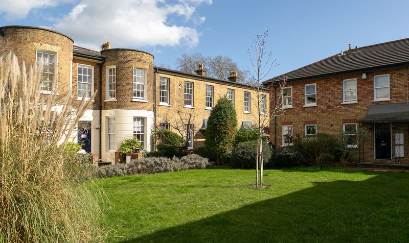 8 Elderwood Place Image