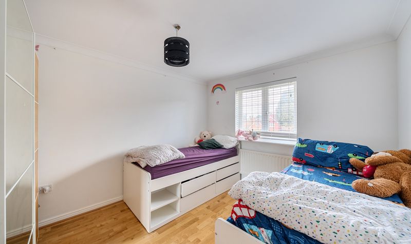Lady Harewood Way, Epsom, KT19