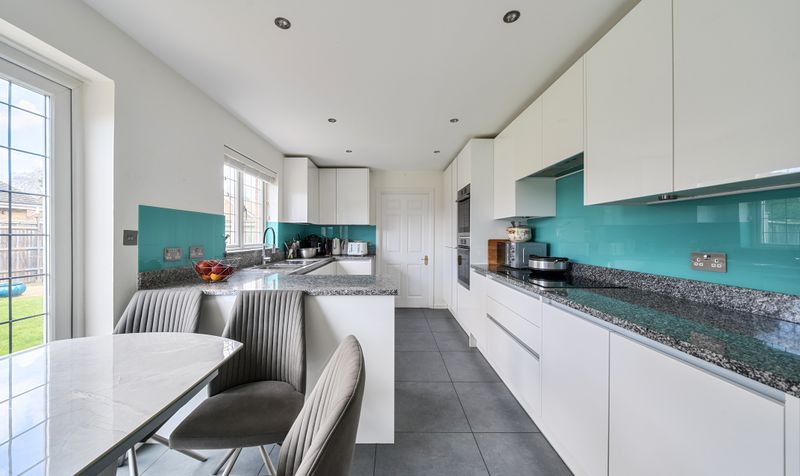 Lady Harewood Way, Epsom, KT19