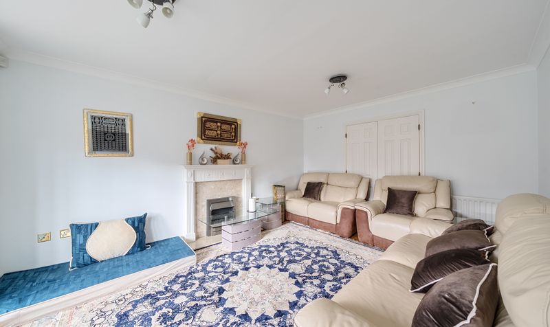 Lady Harewood Way, Epsom, KT19