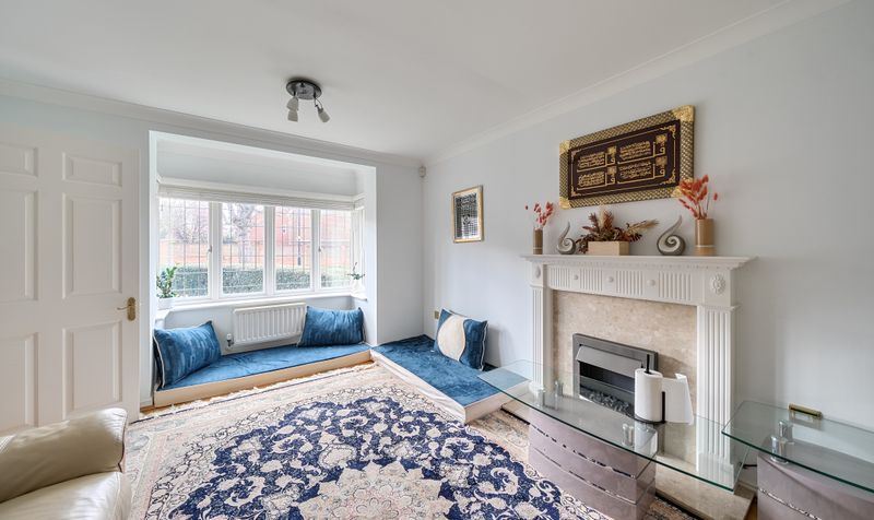 Lady Harewood Way, Epsom, KT19