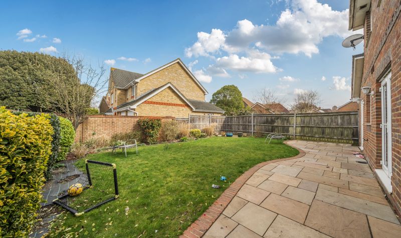 Lady Harewood Way, Epsom, KT19