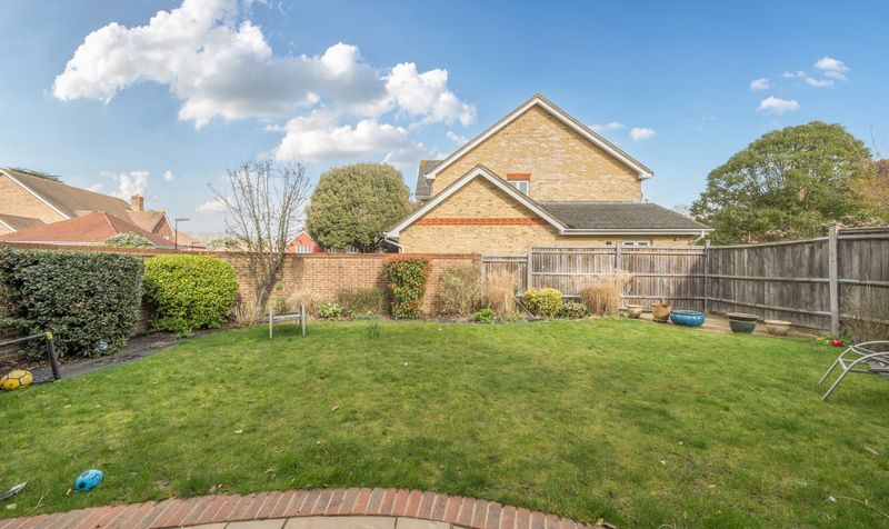 Lady Harewood Way, Epsom, KT19