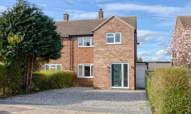 3 Bedroom House For Sale &ndash; Milestone Road, Hitchin, SG5