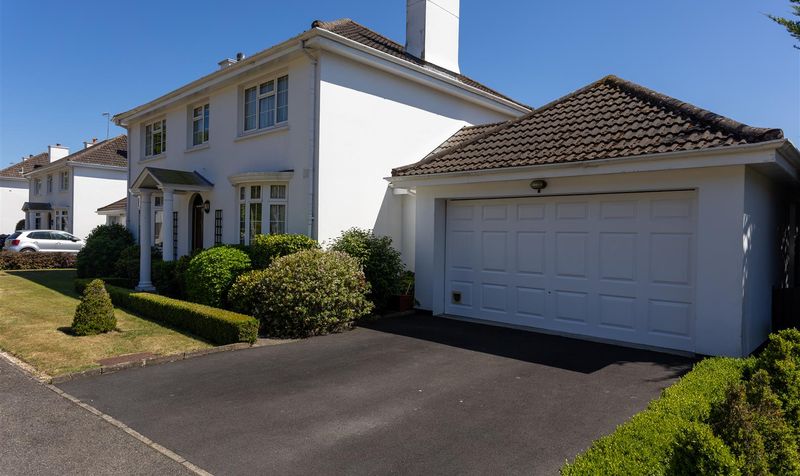 Gorey Coast Road, Grouville, JE3