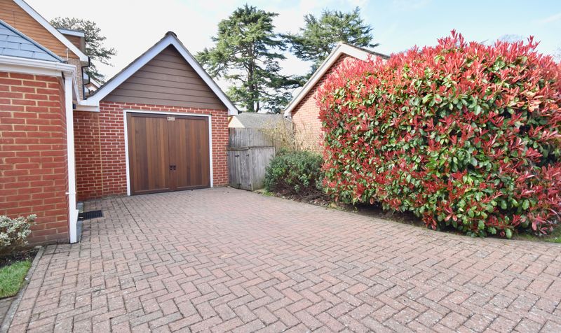 Mulberry Way, Ashtead, KT21