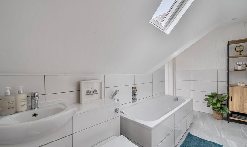 Caenwood Road, Ashtead, KT21