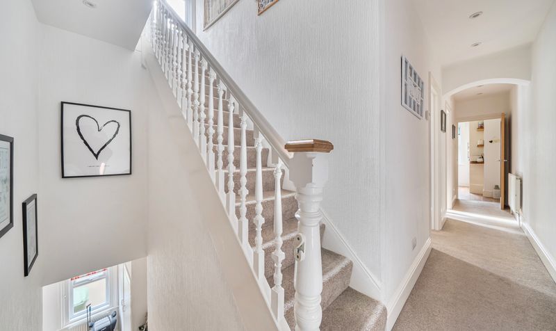 Caenwood Road, Ashtead, KT21