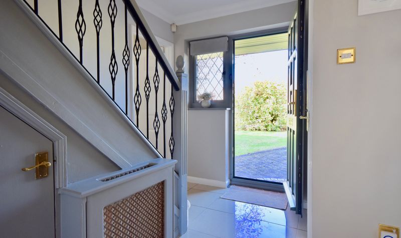 Aston Close, Ashtead, KT21