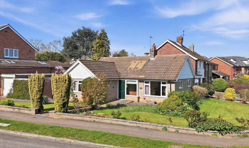 3 Bedroom Bungalow For Sale &ndash; Lavender Way, Hitchin, SG5