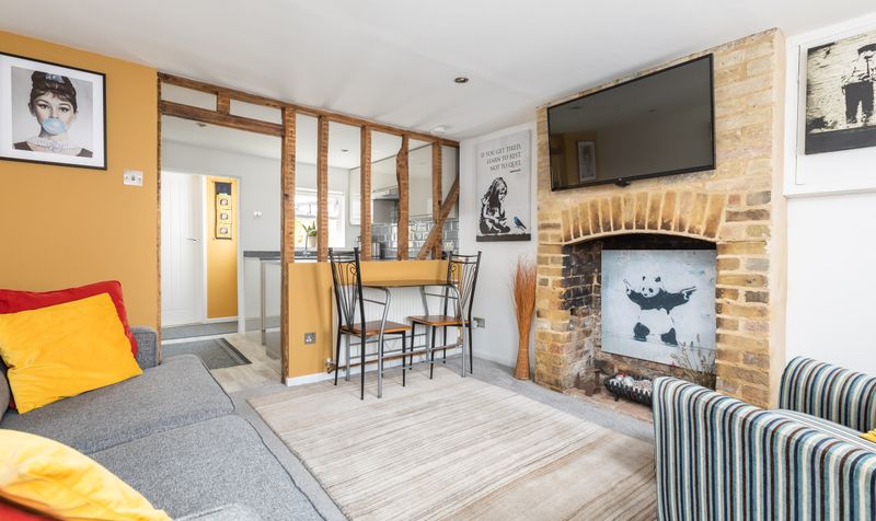 2 Bedroom House For Sale &ndash; Hillfoot Road, Shillington, SG5 3