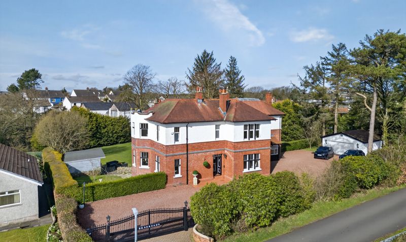 Braeheads, 17 Maunsheugh Road, Fenwick, KA3 6DL