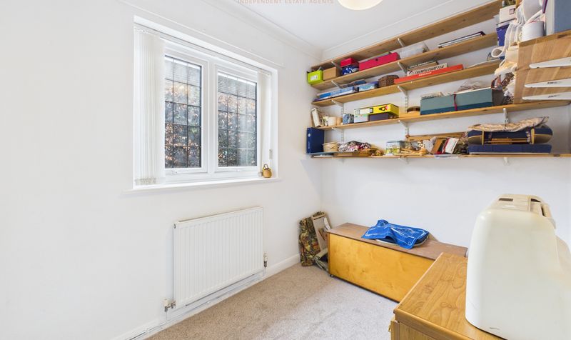 Rushton Drive, Upton, CH2