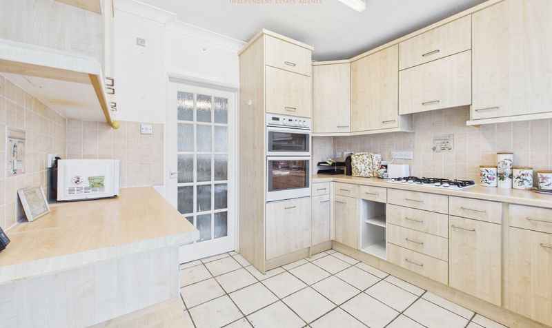 Rushton Drive, Upton, CH2
