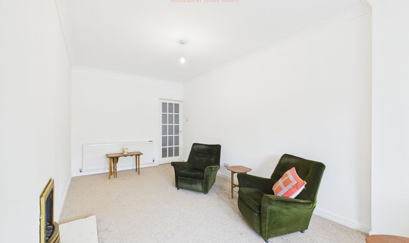 Rushton Drive, Upton, CH2