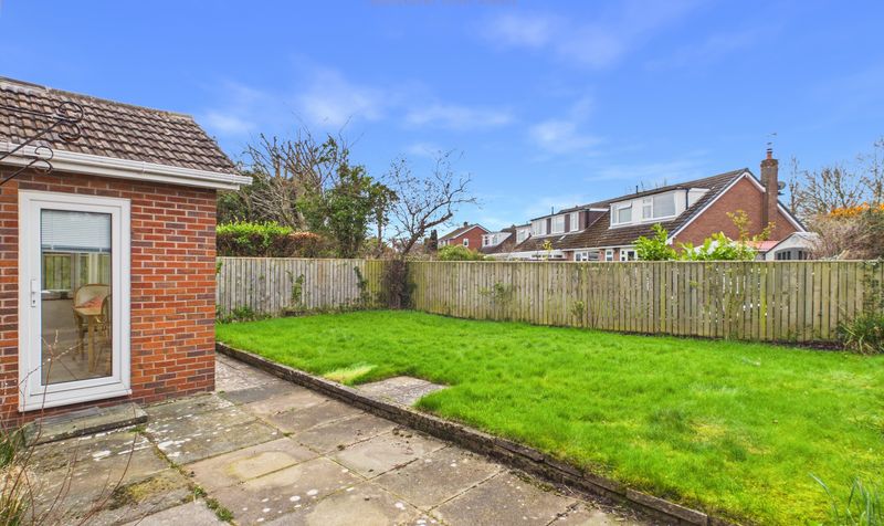 Rushton Drive, Upton, CH2