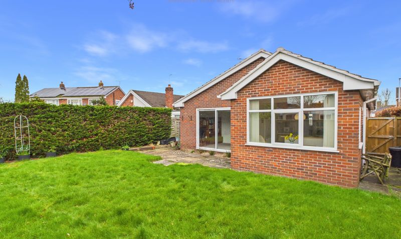 Rushton Drive, Upton, CH2