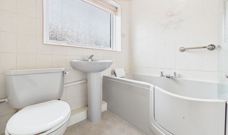 Cotebrook Drive, Upton, CH2