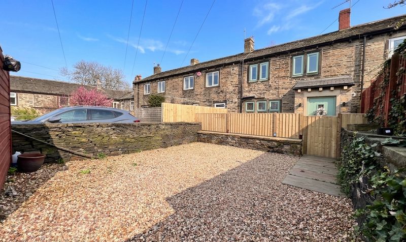 Town Road, Huddersfield, HD5