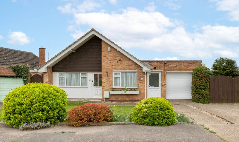 3 Bedroom Bungalow For Sale &ndash; Stotfold Road, Hitchin, SG4