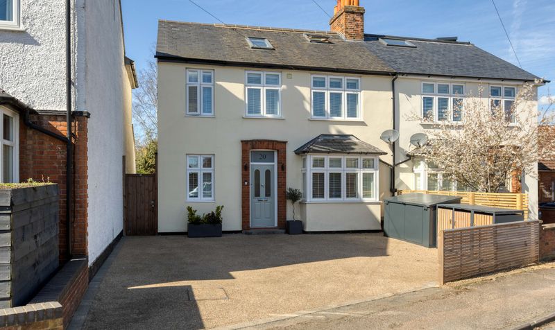 4 Bedroom House For Sale &ndash; Brampton Park Road, Hitchin, SG5