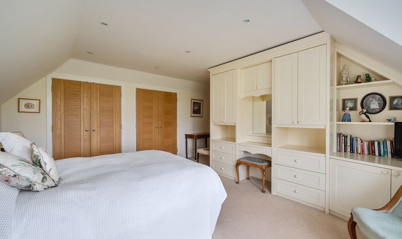 Gwennap Place, Ashtead, KT21