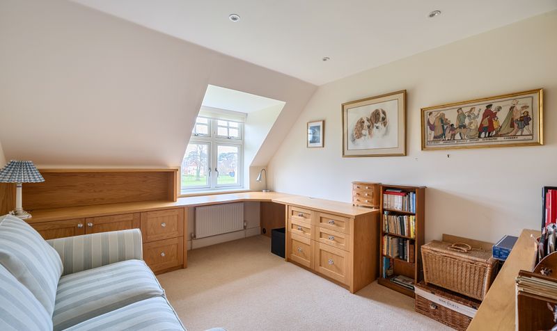 Gwennap Place, Ashtead, KT21
