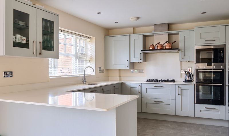 Gwennap Place, Ashtead, KT21