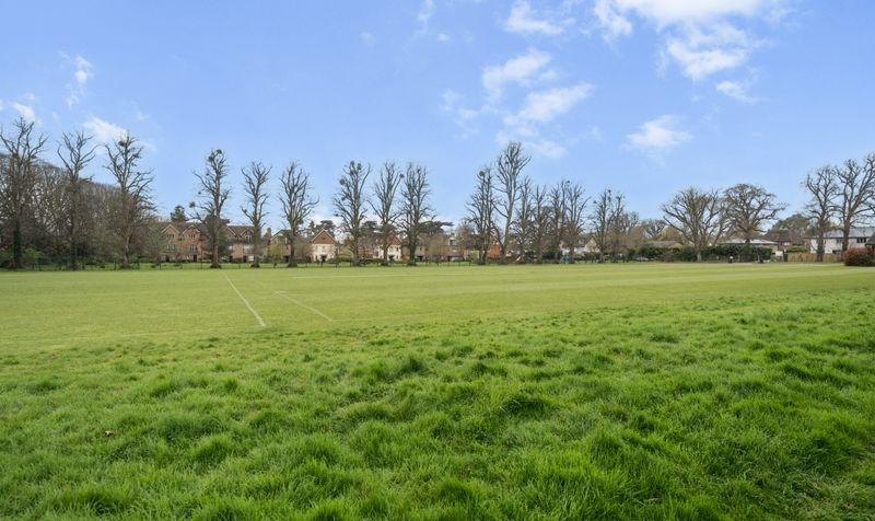 Gwennap Place, Ashtead, KT21