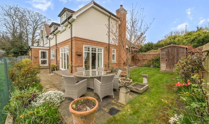 Gwennap Place, Ashtead, KT21