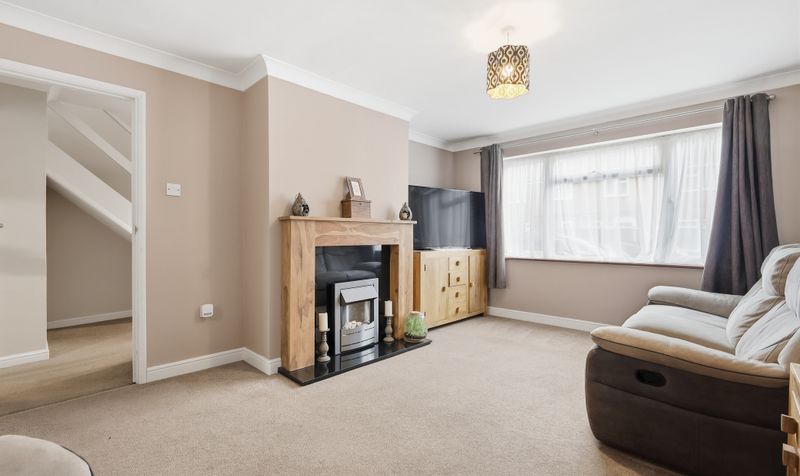 3 Bedroom House For Sale &ndash; Woodmer Close, Shillington, SG5 2