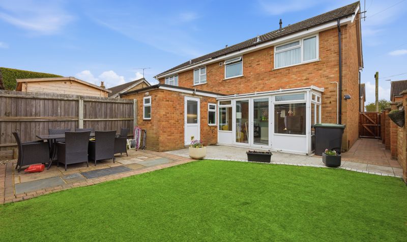 3 Bedroom House For Sale &ndash; Woodmer Close, Shillington, SG5 3