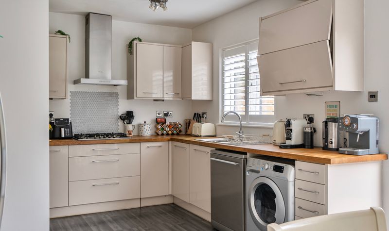 The Crescent, Epsom, KT18