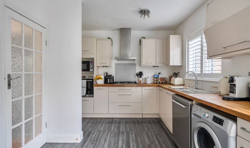 The Crescent, Epsom, KT18
