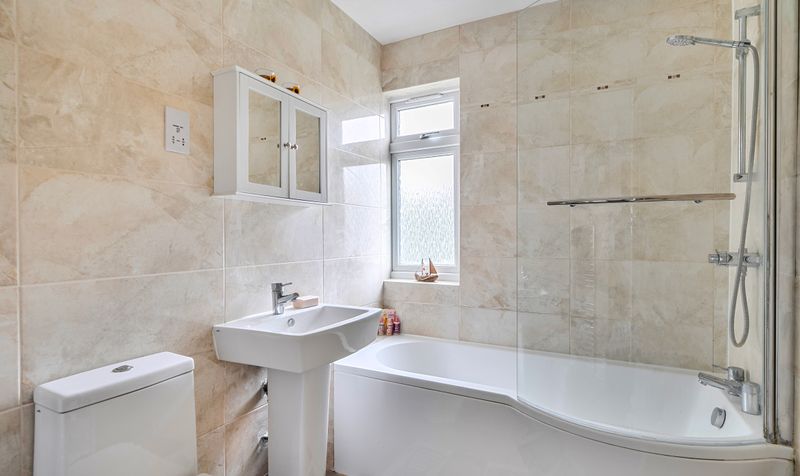 The Crescent, Epsom, KT18